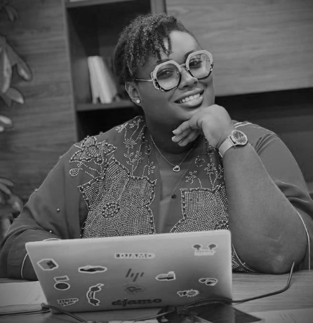 Présentatrice et Chroniqueuse TV , Animatrice Radio