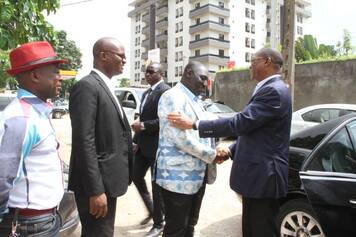 Visite du Ministre Bruno Nabagné KONE à OVillage